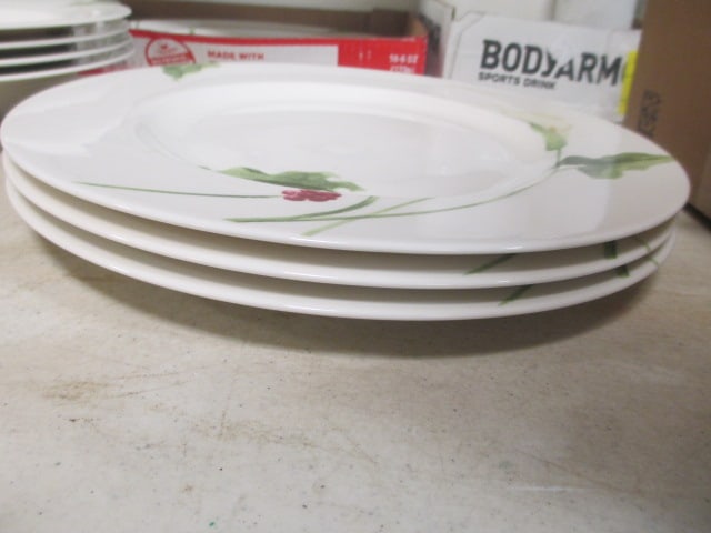 Mikasa 'Optima' Dinnerware (19 PC) - 6