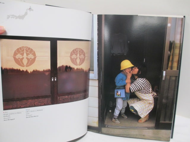 Coffee Table Book-A Day in the Life of Japan - 6