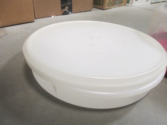 Tupperware & Plastic Ware Grouping - 5