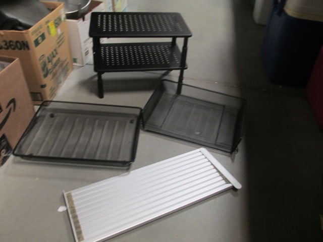 Metal Stands & Wire Baskets: .