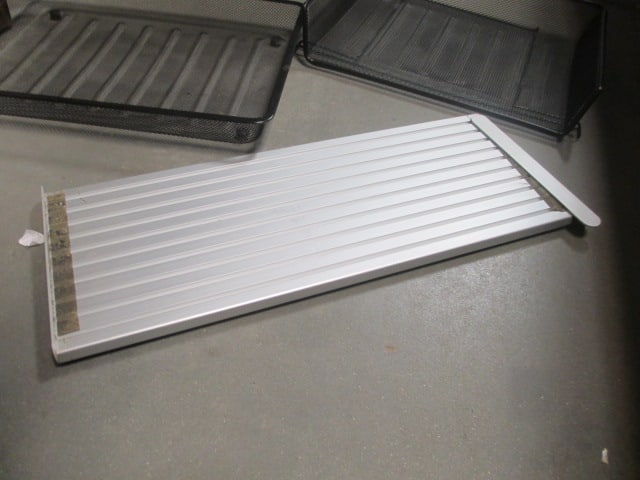 Metal Stands & Wire Baskets - 5