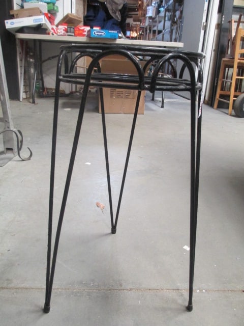 Black Metal Plant Stand: 10 1/2" Diameter x 21 1/2" H
