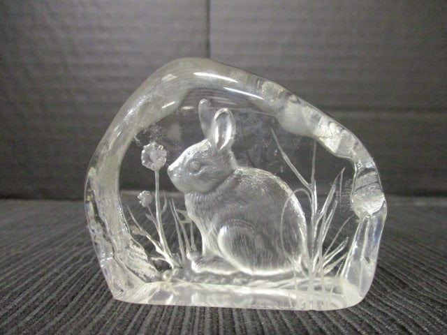 Darrington Etched Rabbit Paperweight - Signed "Capredoni": 2 1/4" 
