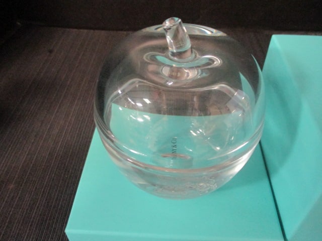 Tiffany & Co. Crystal Apple Container - Etched "Harrah's Cherokee Casino 2020" - 7