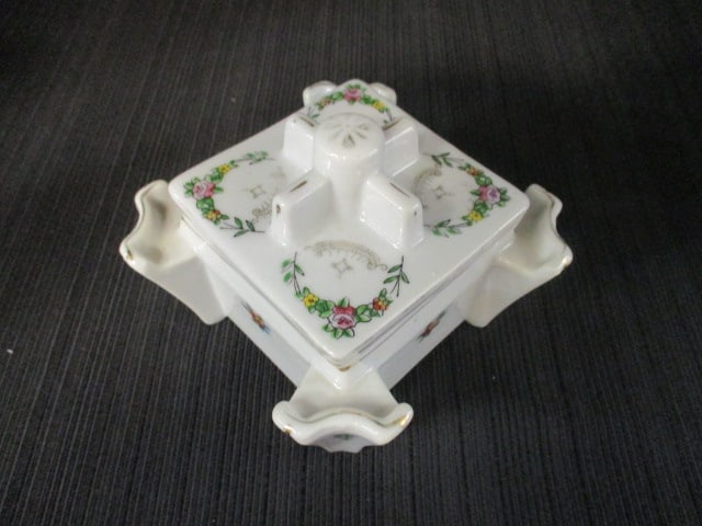 Vintage Japanese Porcelain Smoking Box with Lid: 5 1/2" x 5 1/2" x 4 1/2"