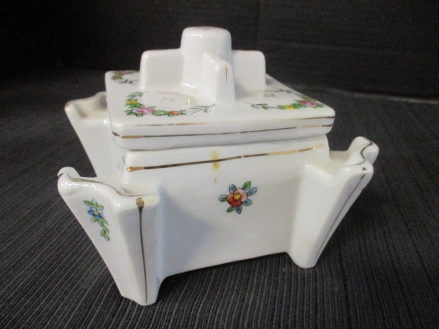 Vintage Japanese Porcelain Smoking Box with Lid - 3