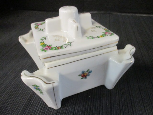 Vintage Japanese Porcelain Smoking Box with Lid - 4