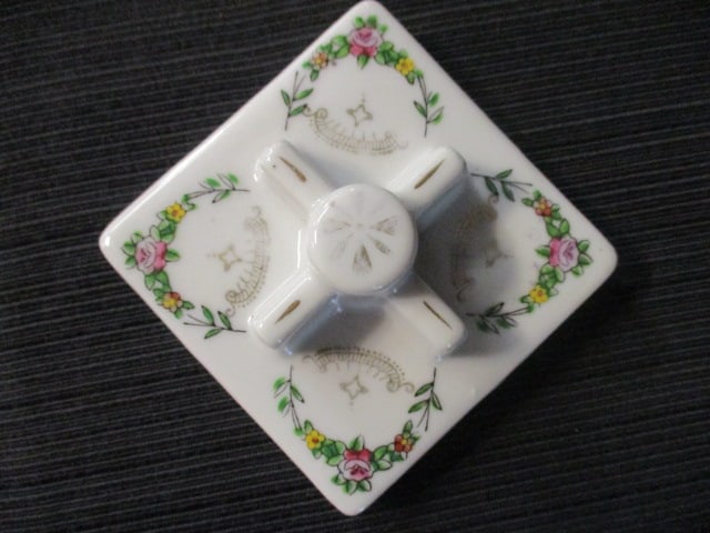 Vintage Japanese Porcelain Smoking Box with Lid - 6