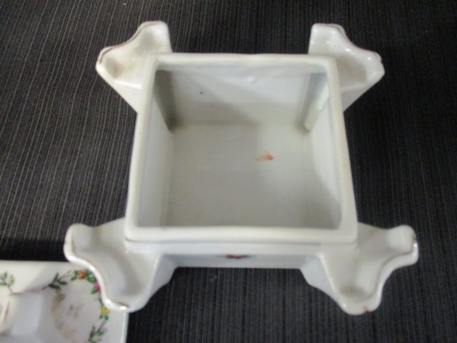 Vintage Japanese Porcelain Smoking Box with Lid - 7