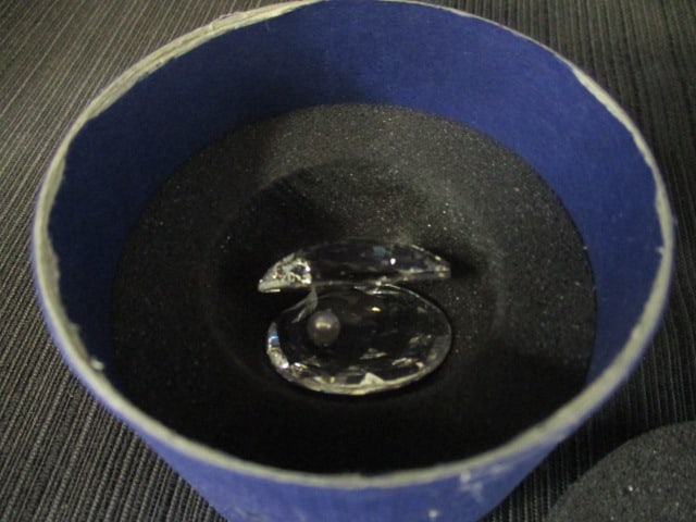 Swarovski Crystal Shell with Pearl Designed by Elka Huber in Original Box - 6