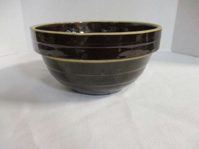 Vintage USA Pottery Brown Mixing Bowl - Marked 9" (1 of 6)