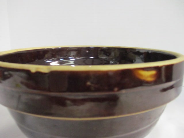 Vintage USA Pottery Brown Mixing Bowl - Marked 9" - 3