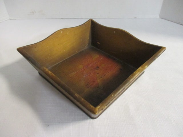Vintage Japanese Scalloped Edge Wood Box with Felt Base: 7 1/2" x 7 1/2" x 2 1/2", nicks