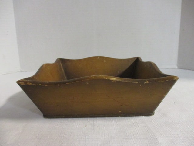 Vintage Japanese Scalloped Edge Wood Box with Felt Base - 2