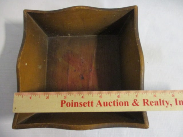 Vintage Japanese Scalloped Edge Wood Box with Felt Base - 6