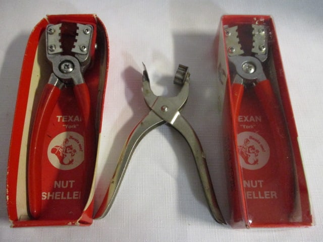 2 Vintage Texan "York" Nut Shellers in Original Boxes and Vintage Pig Snout Cutter: .