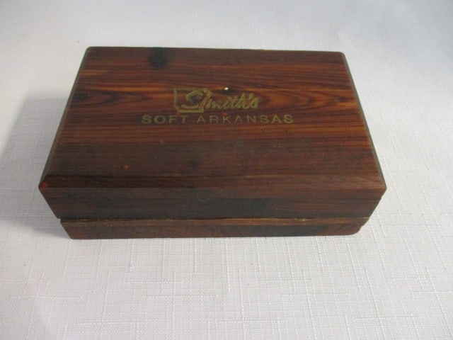 Vintage Smith's Soft Arkansas Sharpening Stone in Wood Case - 2
