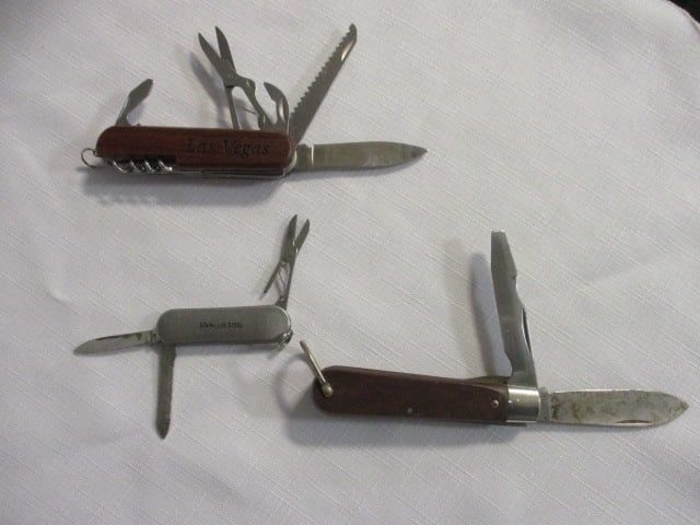 3 Vintage Pocket Knives - 2