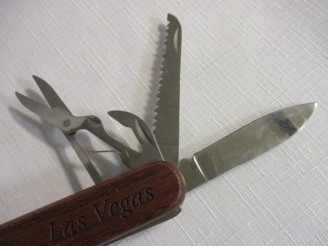 3 Vintage Pocket Knives - 7