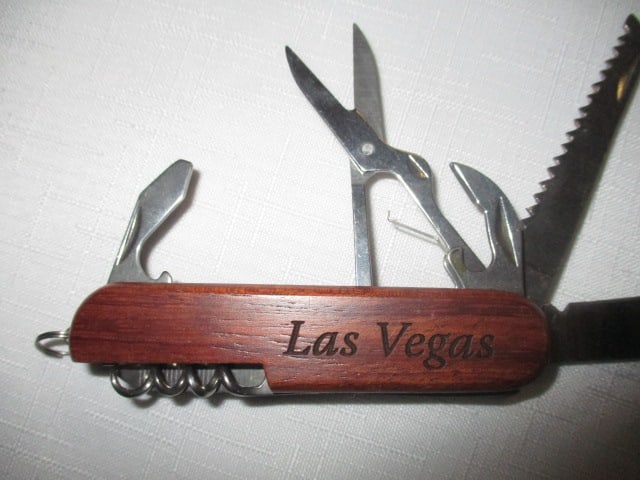 3 Vintage Pocket Knives - 8