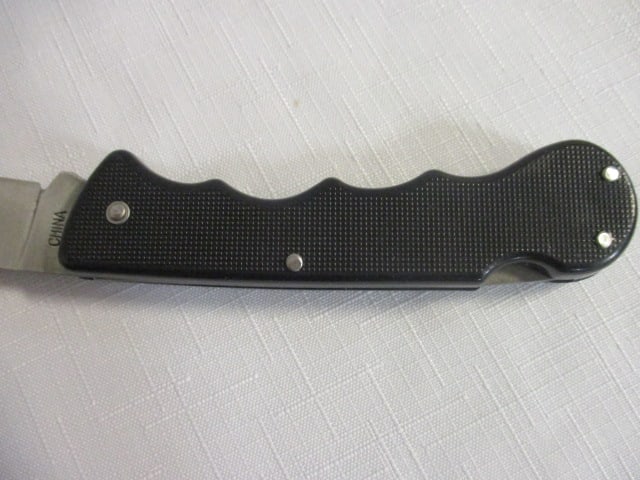 3 Utility Folding Pocket Knives - 10