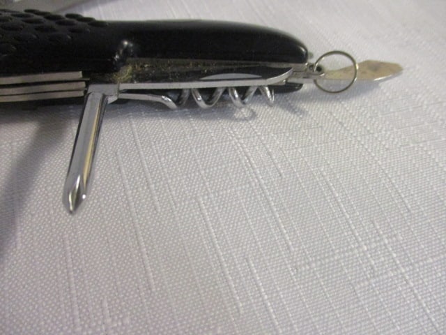 3 Utility Folding Pocket Knives - 13