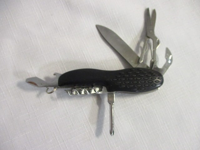 3 Utility Folding Pocket Knives - 14