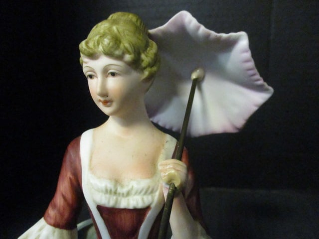 2 Vintage Lefton Colonial Couple Porcelain Figurines - KW565 - 3