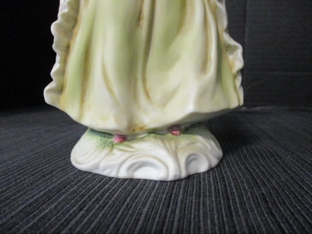 2 Vintage Lefton Colonial Couple Porcelain Figurines - KW565 - 5