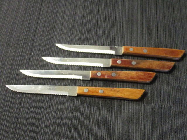 7 Vintage Steak Knives - 3