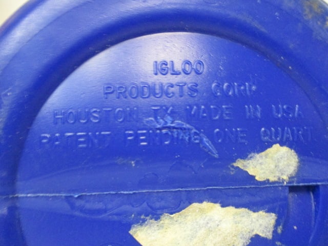 Vintage Igloo 1 Quart Thermos Coller, New Old Stock 40 oz Hydro Flask, and - 13