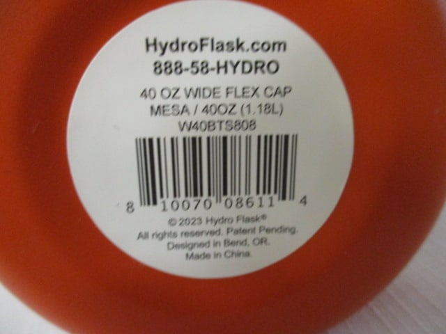 Vintage Igloo 1 Quart Thermos Coller, New Old Stock 40 oz Hydro Flask, and - 7