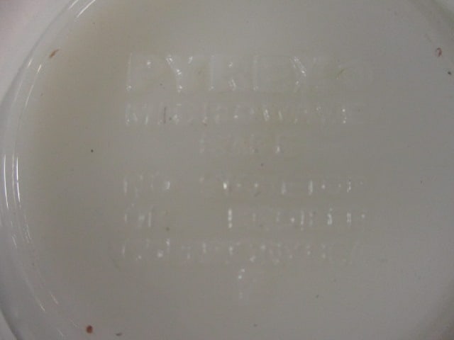 3 Vintage Pyrex "Woodland Brown" Milk Glass Cups, Pyrex Blue 2 1/2 Quart - 10