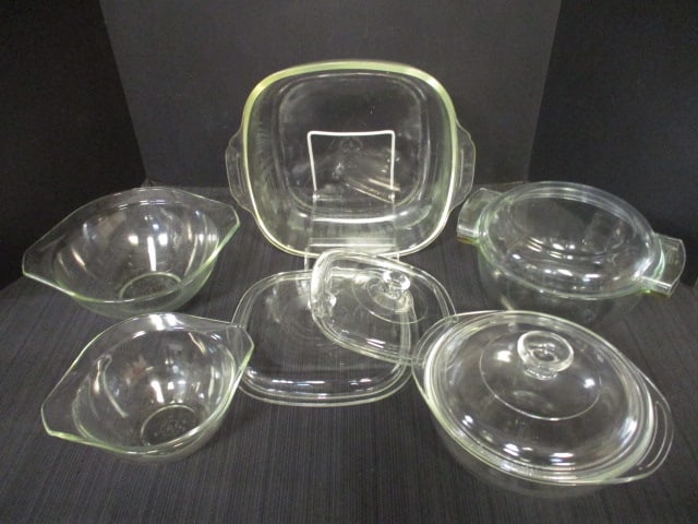 Lot of Vintage Clear Glass Bowls, Casseroles, and Extra Lids (1 of 14)