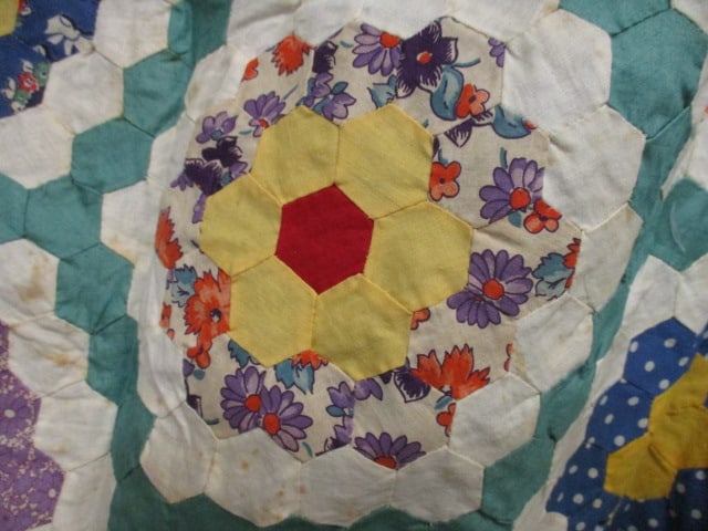 Antique Handmade "Grandmother's Flower Garden" Quilt Top - 4