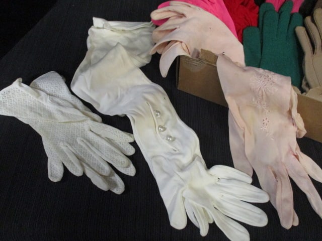 Lot of Vintage Ladies' Gloves - Lace, Silk, Cotton, Leather, Knit - 2