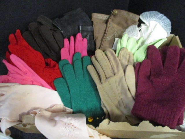 Lot of Vintage Ladies' Gloves - Lace, Silk, Cotton, Leather, Knit - 3
