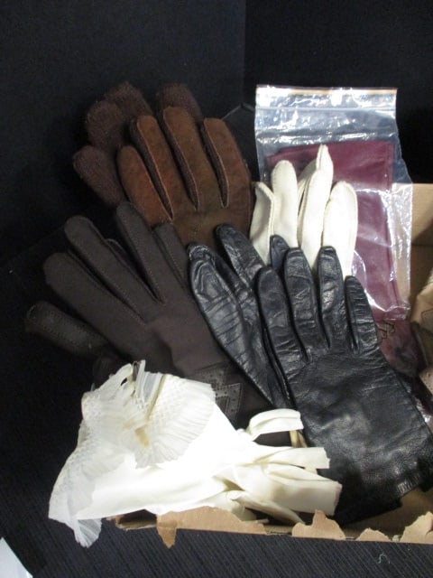 Lot of Vintage Ladies' Gloves - Lace, Silk, Cotton, Leather, Knit - 5