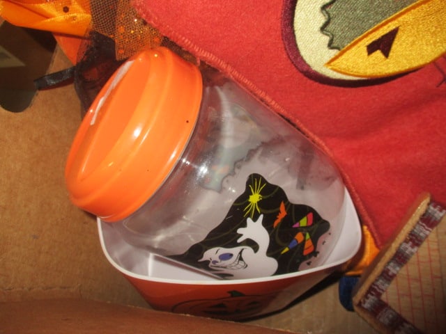 Lot of Halloween and Thanksgiving Decorations - 2