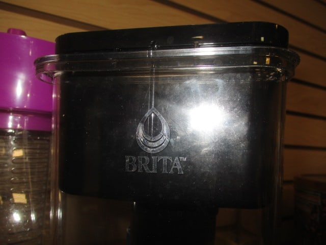 Britta Filtered Water Container with Box of Replacement Filters and Primula - 2