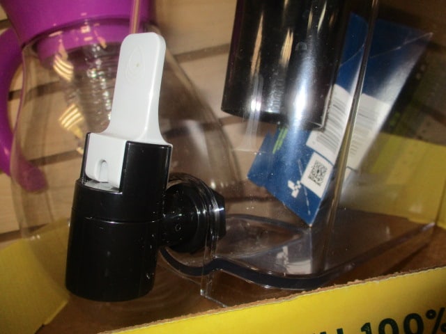 Britta Filtered Water Container with Box of Replacement Filters and Primula - 3