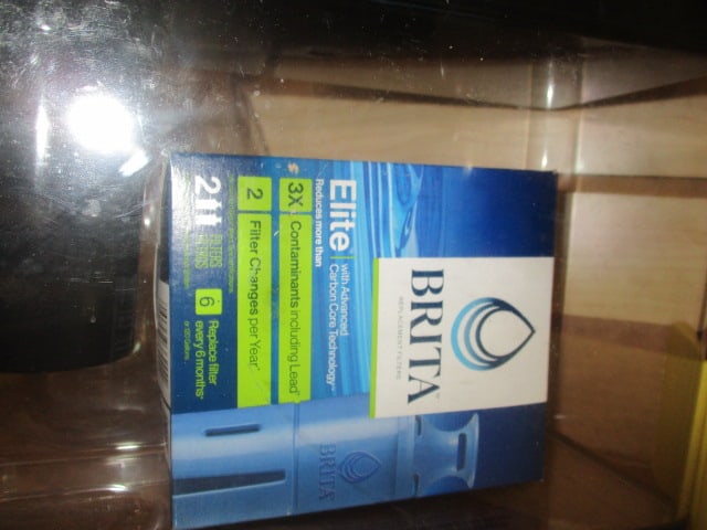 Britta Filtered Water Container with Box of Replacement Filters and Primula - 4
