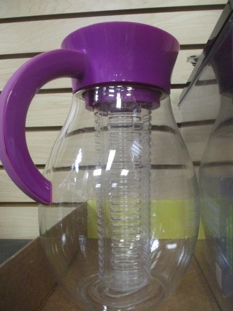 Britta Filtered Water Container with Box of Replacement Filters and Primula - 5