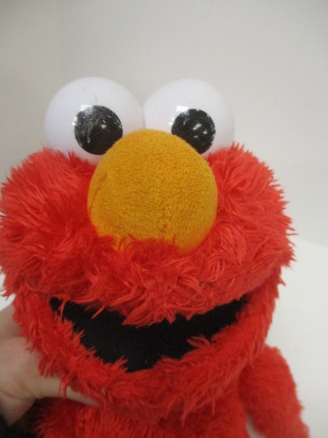 Vintage "Tickle Me Elmo" Talking Stuffed Animal - 2