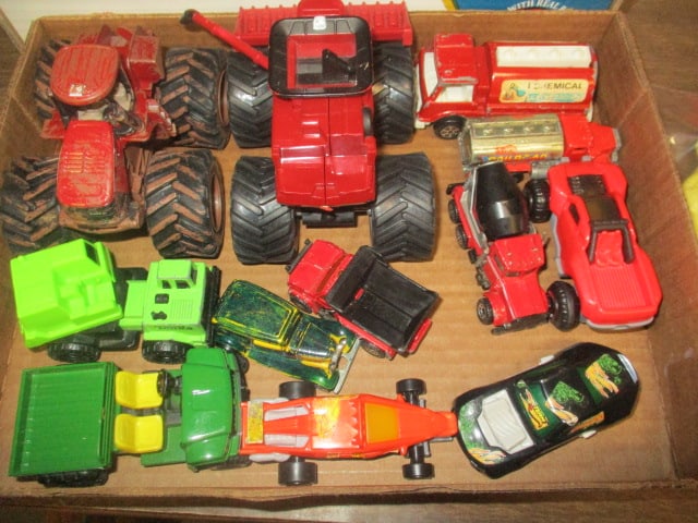 Lot of Vintage Hot Wheels, John Deere, Tonka, etc. Cars (1 of 5)