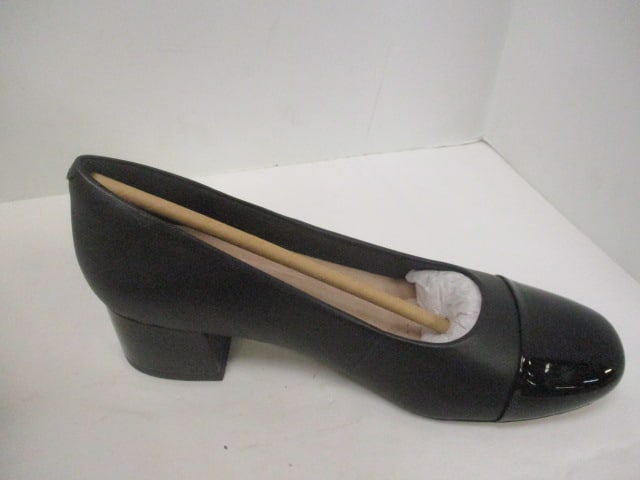 New Old Stock Clark's "Marilyn Sara" Black Low Heel Ladies' Shoes - Size 6 1/2 - 3
