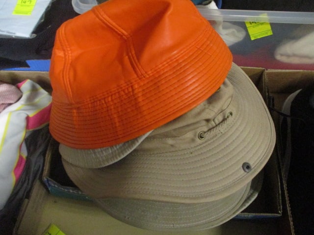 7 Men's Bucket Hats (1 of 6)