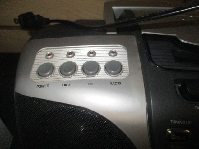 Lenoxx Sound AM/FM, Cassette, and CD Player Stereo Radio - 3