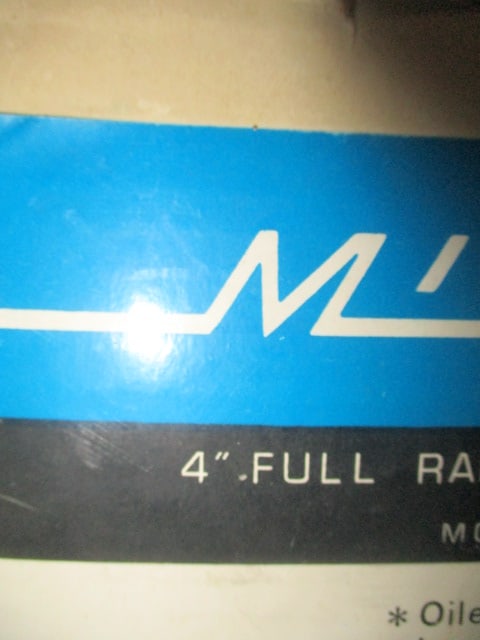 Pair of Vintage Midland 4" Full Range Speaker System in Walnut Cabinet in - 3