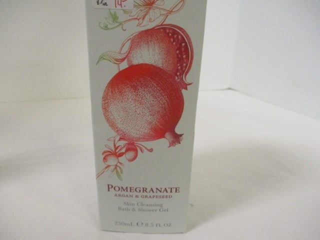 Lot of New Old Stock Crabtree & Evelyn Hand Lotions, Body Cream, and - 4